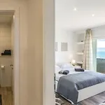 Apartment Grey Star