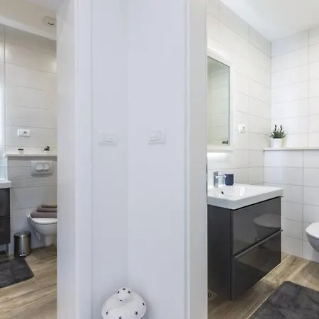 Grey Star Jesenice (Split-Dalmatia)