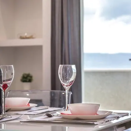 Grey Star * Jesenice (Split-Dalmatia)